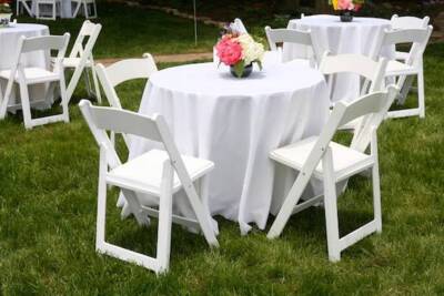 weddings, small weddings, small tables, backyard weddings